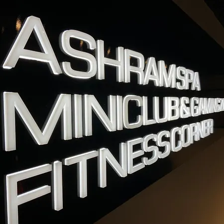 国际海滩酒店 4* 利尼亚诺萨比亚多罗