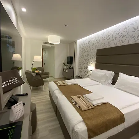 国际海滩酒店 4* 利尼亚诺萨比亚多罗