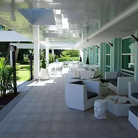 Hotel International
