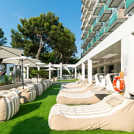 International Hotel