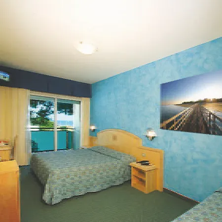 国际海滩酒店 4*