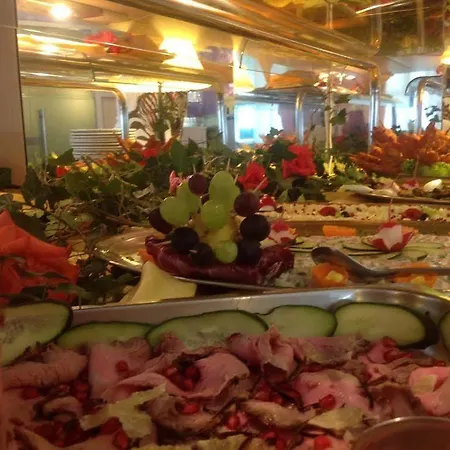 International ホテル 4*