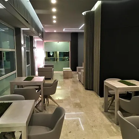 International מלון 4*