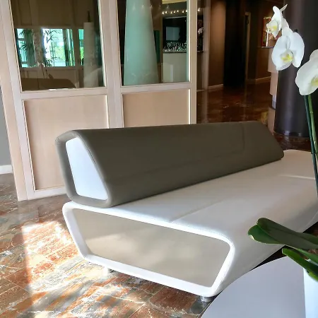Hotel International