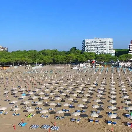 International Ξενοδοχείο 4*