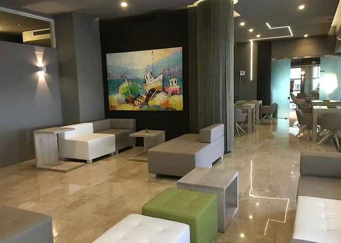 فندق International 4*